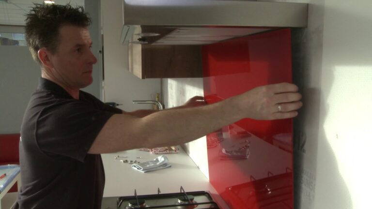 Edelstahlhalterungen: Ein Vergleich f&uuml;r vielf&auml;ltige Anwendungen